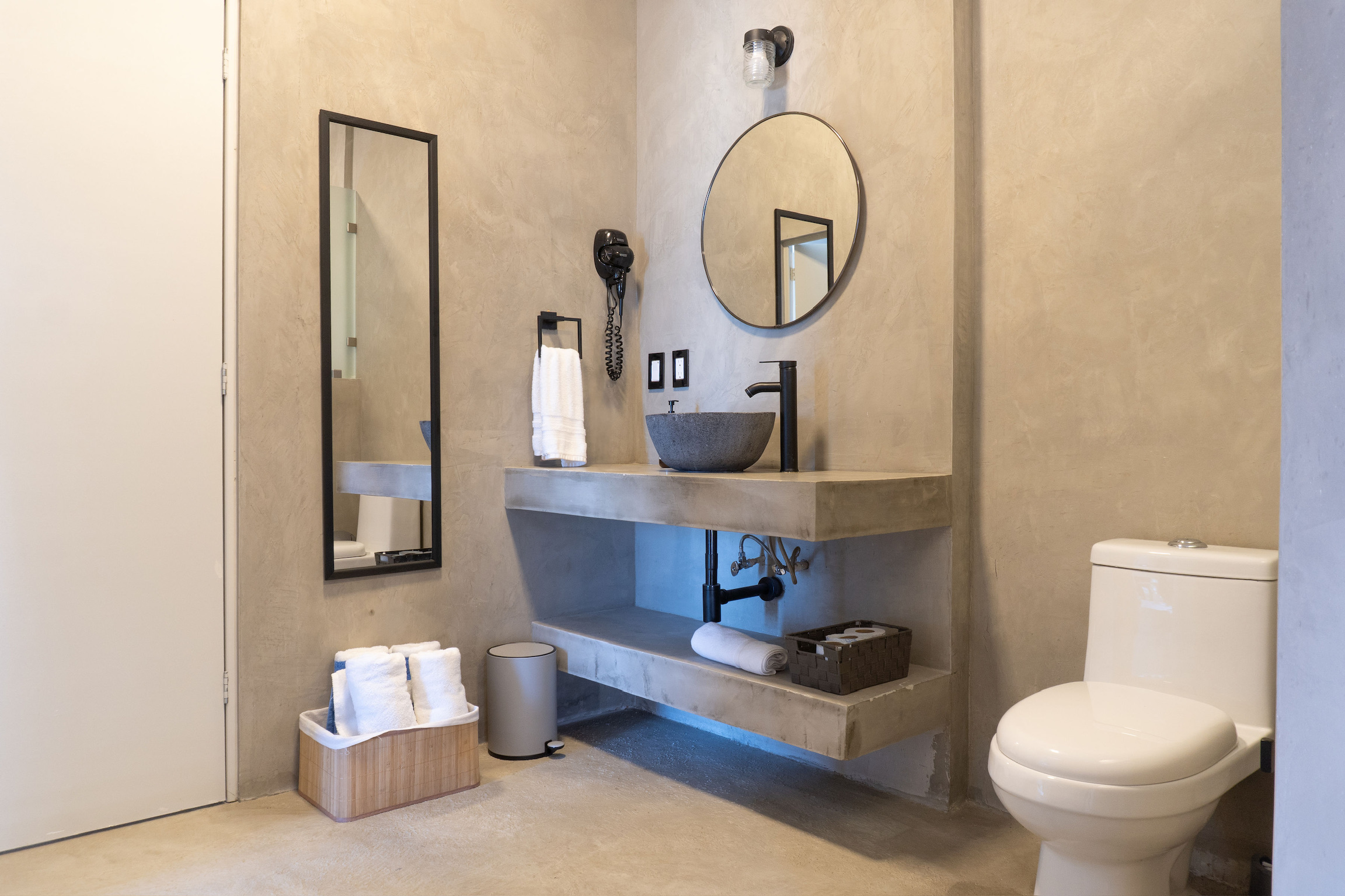 Baño Beach Front Condo