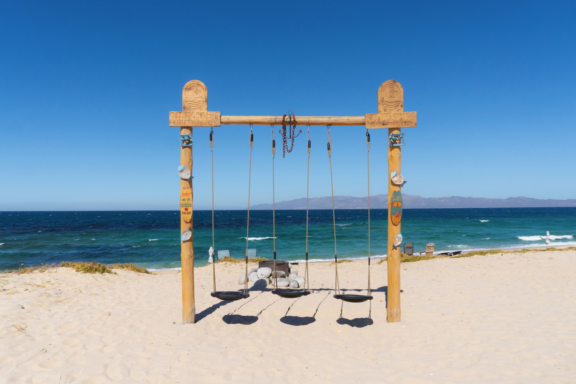 Vista de playa y mar turquesa